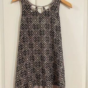 Hem & Thread Black and Gray Geometric Tank Top